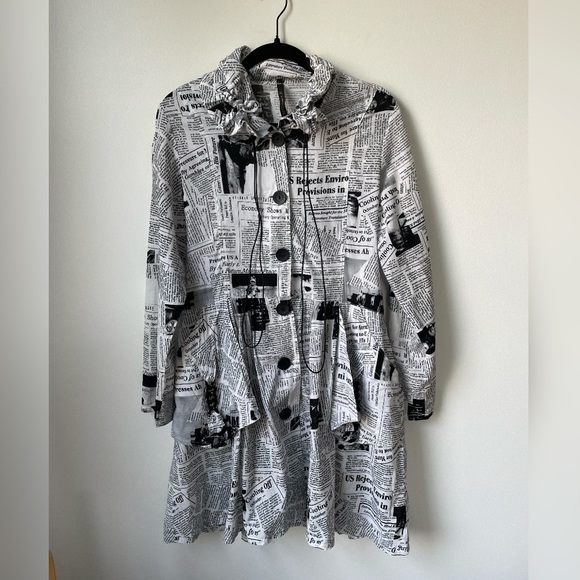 IC by Connie K Dresses & Skirts - IC by Connie K Newspaper Wire Collar Dress Large